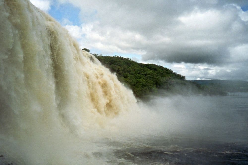 Salto_Sapo_from_right_bank