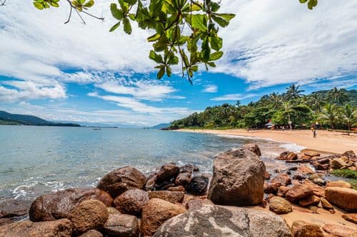 Ilhabela beach