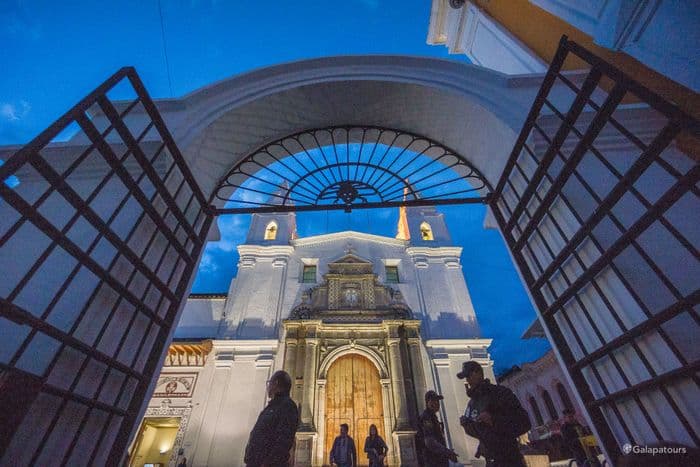 Quito: Quito with Susi - nemo i galapagos cruise - gal0087