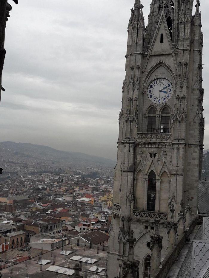 Quito von Oben, von der Nation